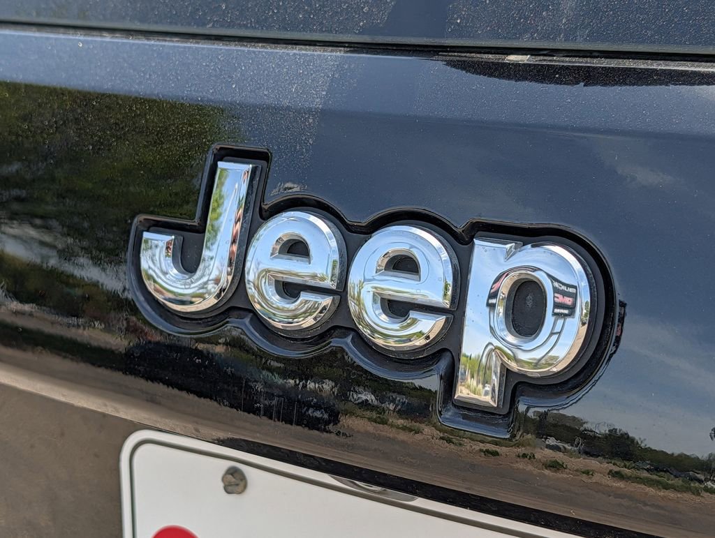 Used 2018 Jeep Grand Cherokee Limited AWD/4WD image 10
