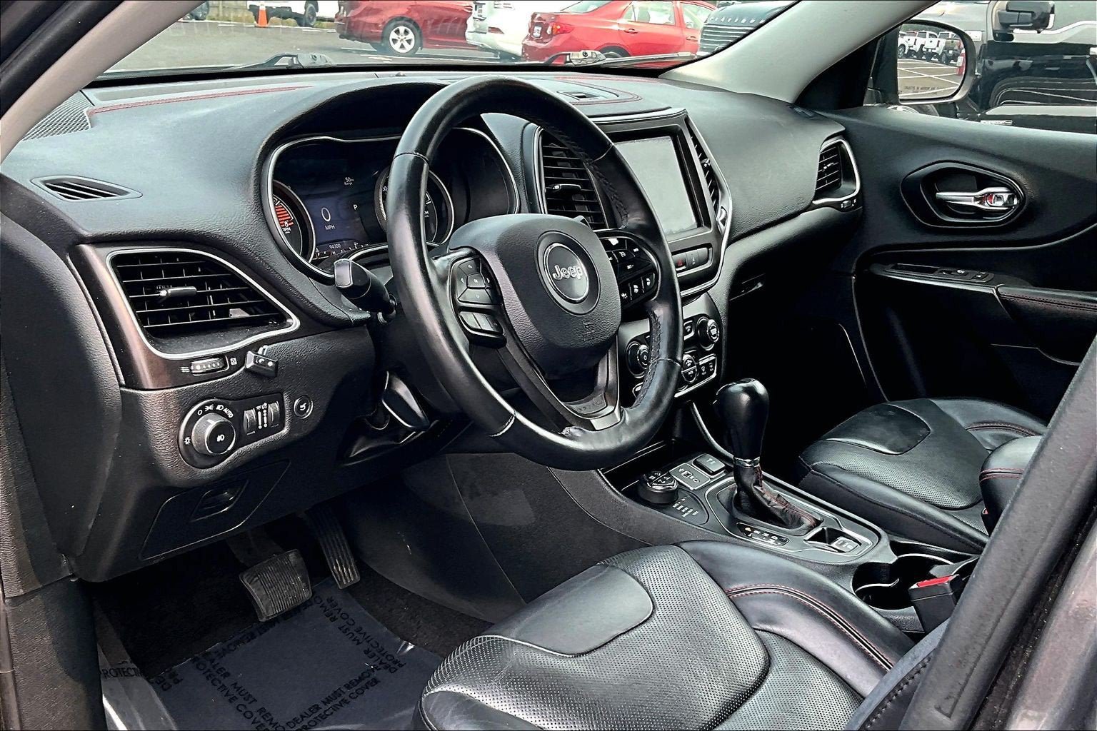 Used 2019 Jeep Cherokee Trailhawk AWD/4WD image 13