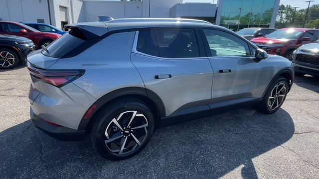 New 2026 Chevrolet Equinox EV LT FWD image 2