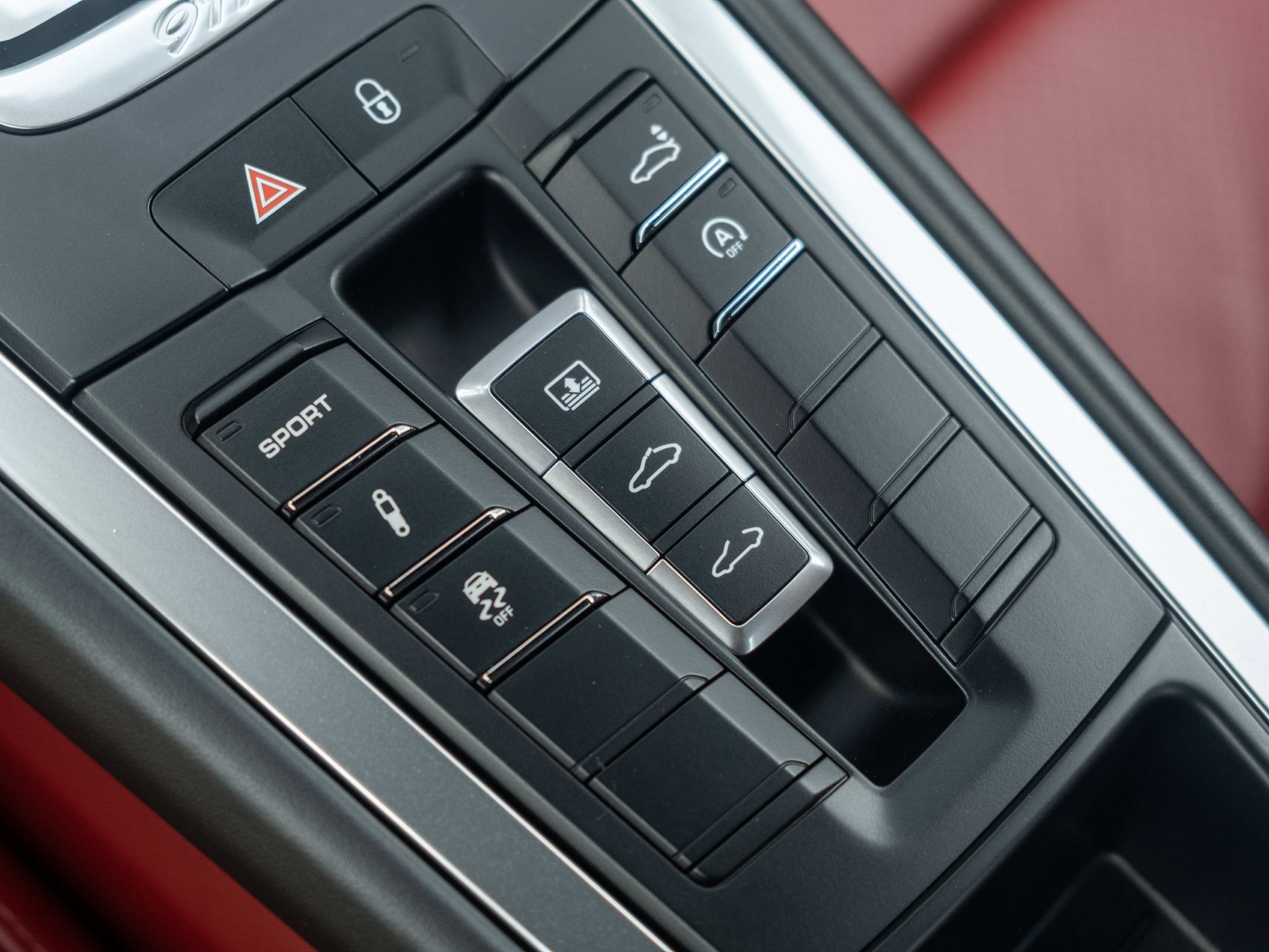 Certified 2019 Porsche 911 Carrera RWD image 36