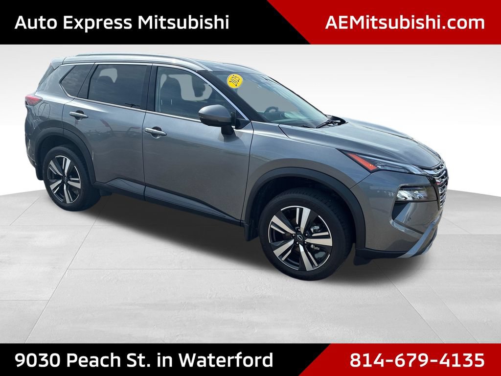 Used 2025 Nissan Rogue SL AWD/4WD image 1