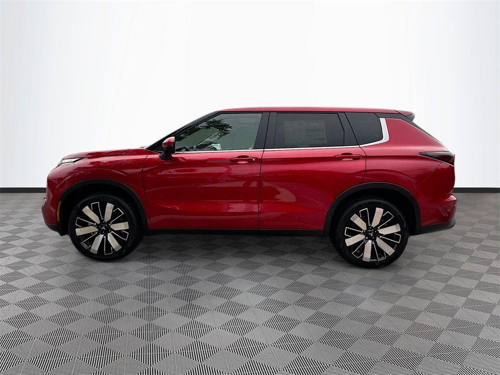 New 2025 Mitsubishi Outlander SE image 8