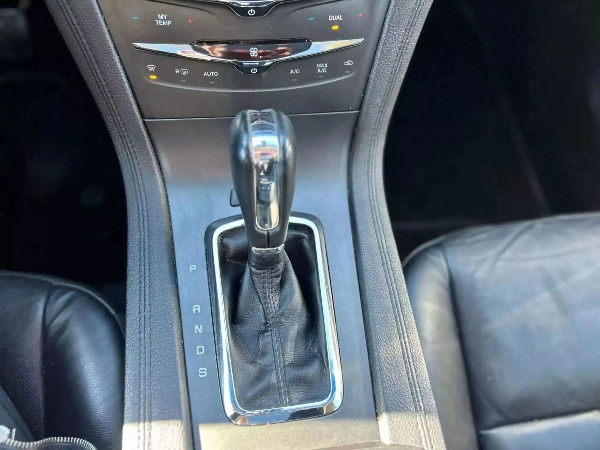 Used 2019 Lincoln MKT AWD image 23