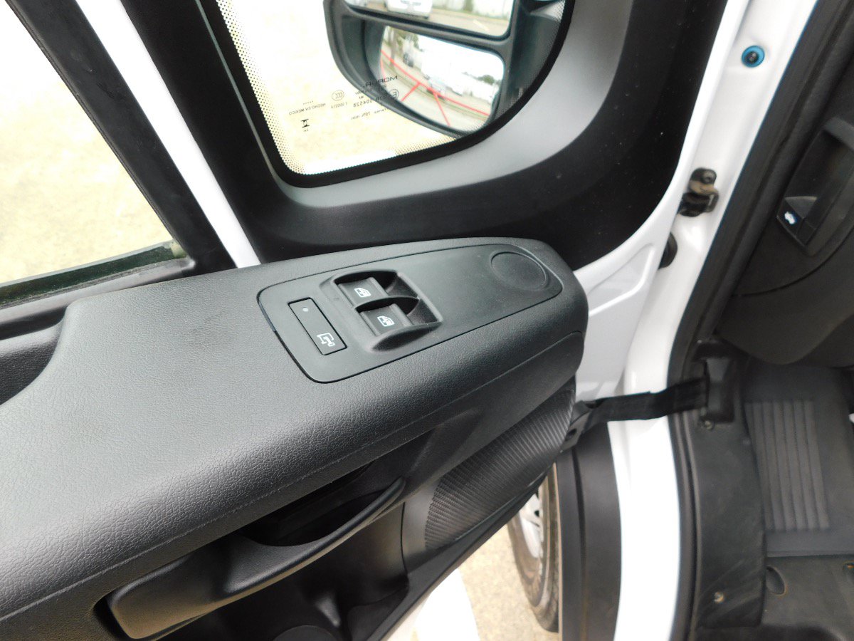 Used 2025 RAM ProMaster 2500 w/ U-Haul Equipment Group FWD image 40