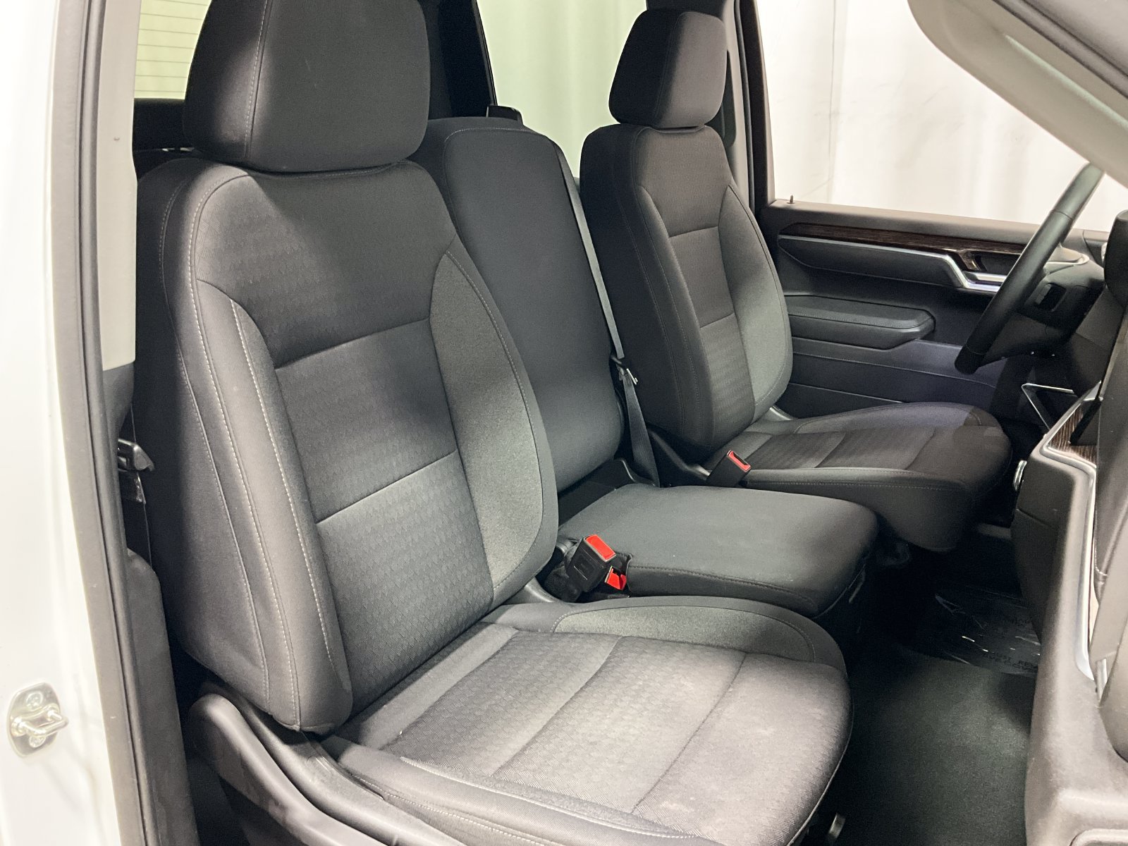 Used 2025 GMC Sierra 1500 Elevation AWD/4WD image 8