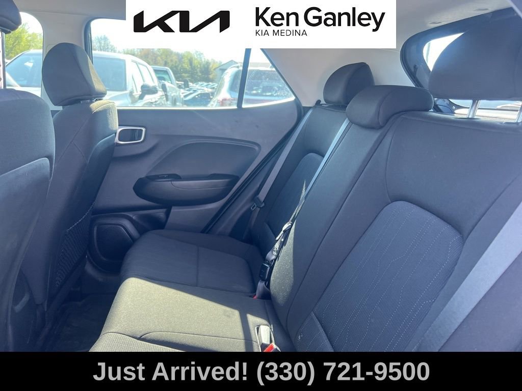 Used 2023 Hyundai Venue SE FWD image 10
