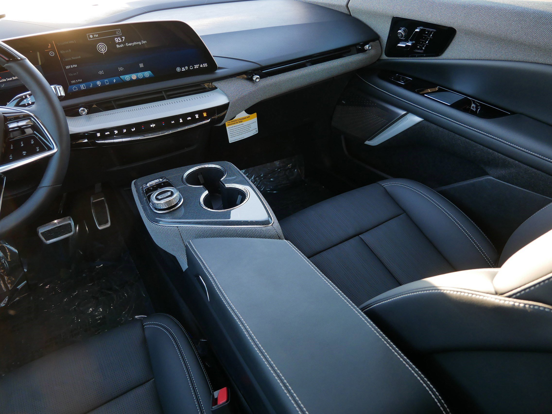 Used 2025 Cadillac Optiq Sport 2 w/ LPO, Floor Liner Package image 8