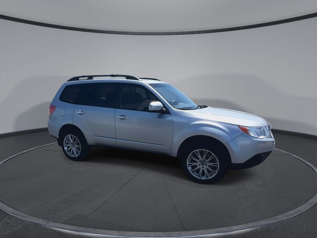 Used 2013 Subaru Forester 2.5X Premium w/ All-Weather Pkg image 2