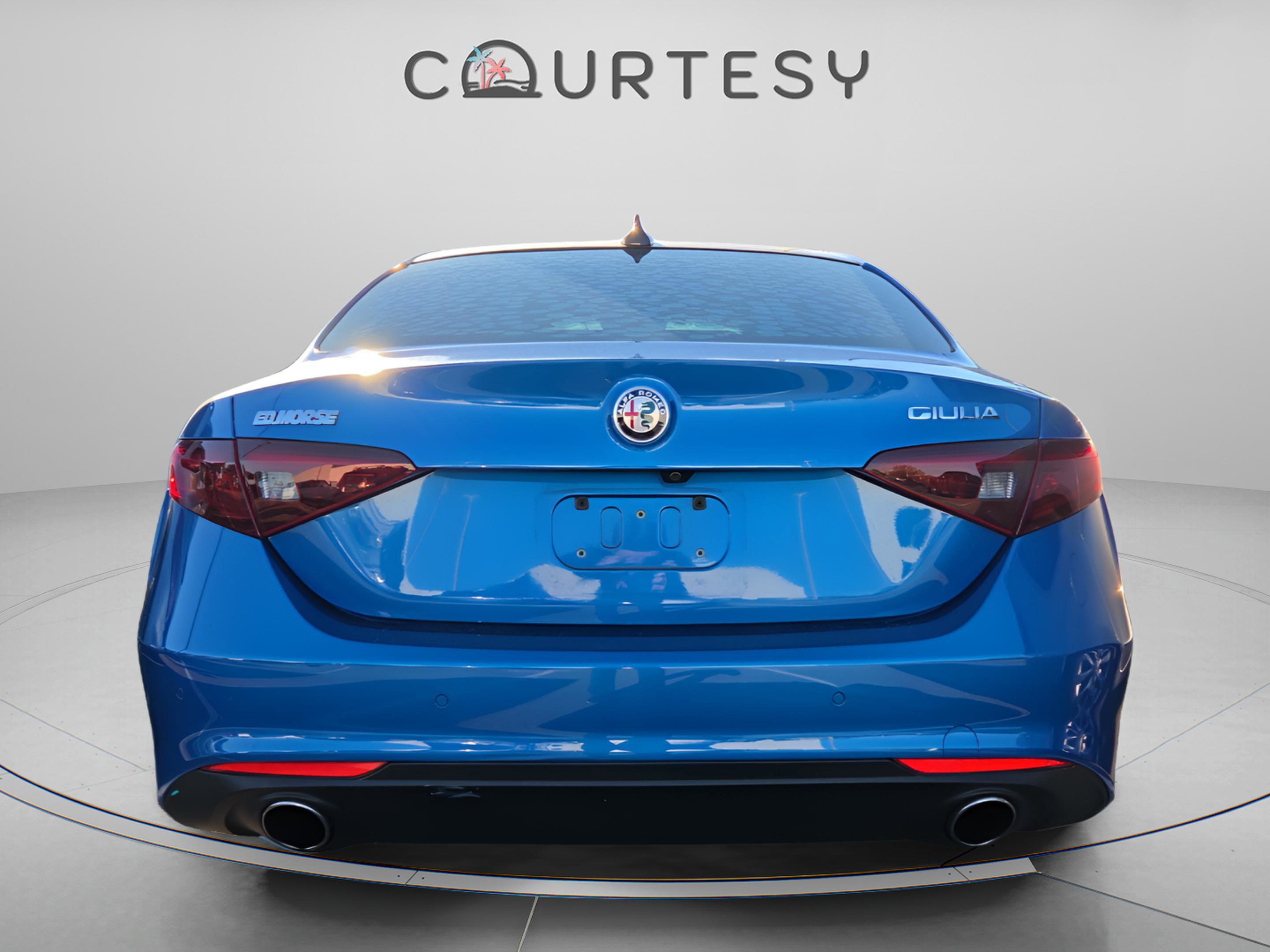 Used 2019 Alfa Romeo Giulia image 4