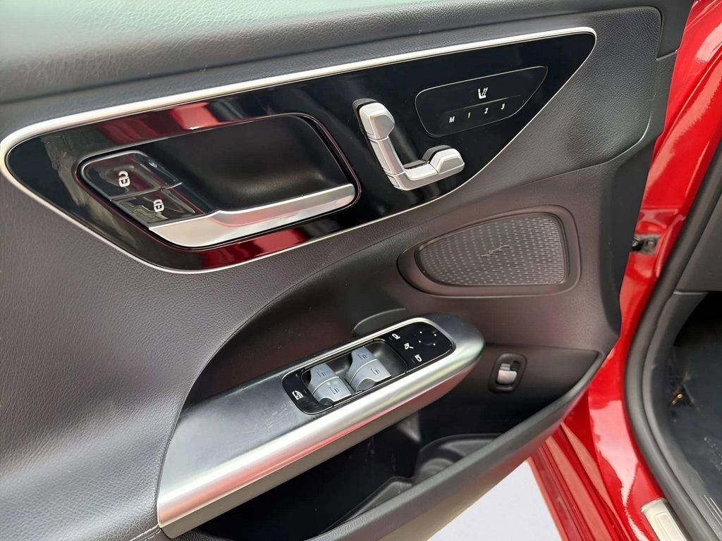 Used 2022 Mercedes-Benz C 300 4MATIC Sedan image 12