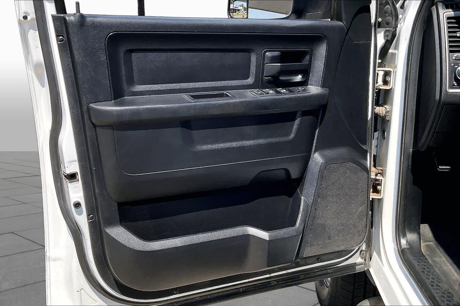 Used 2014 RAM 2500 Tradesman w/ Chrome Appearance Group AWD/4WD image 20