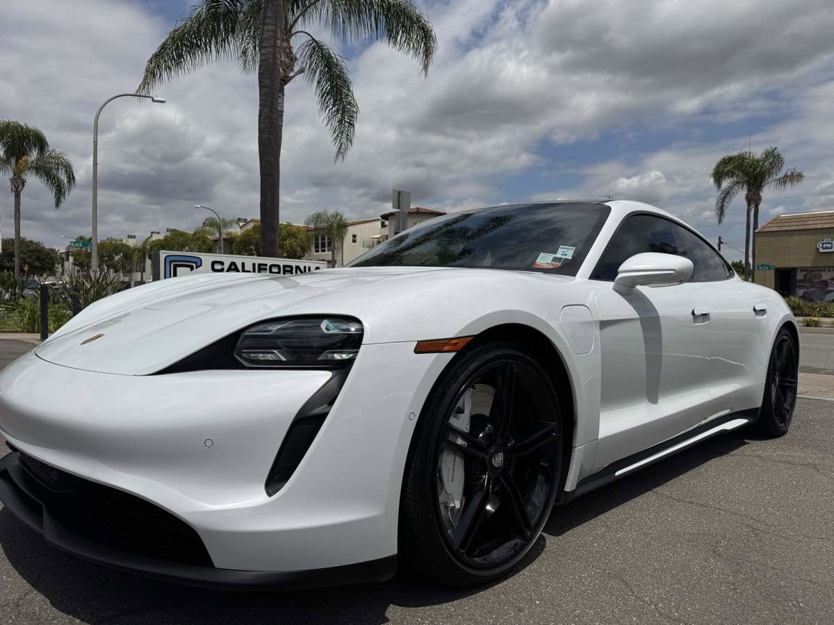 Used 2020 Porsche Taycan 4S AWD/4WD image 14