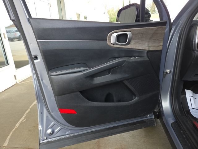 Used 2021 Kia Sorento EX image 40