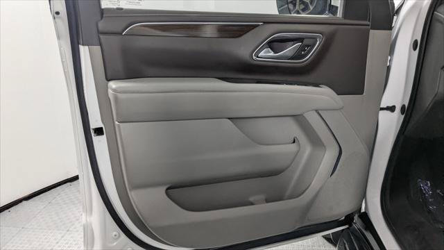 Used 2022 GMC Yukon XL SLE w/ Gmc Pro Safety Plus Package AWD/4WD image 19