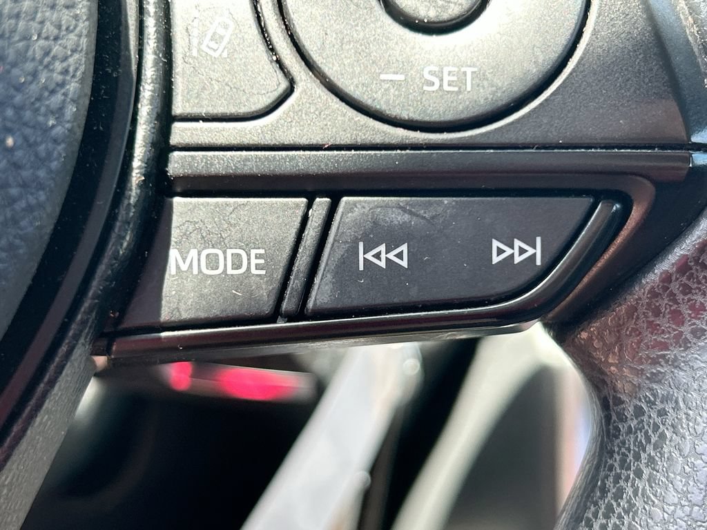 Used 2025 Toyota RAV4 LE AWD/4WD image 16