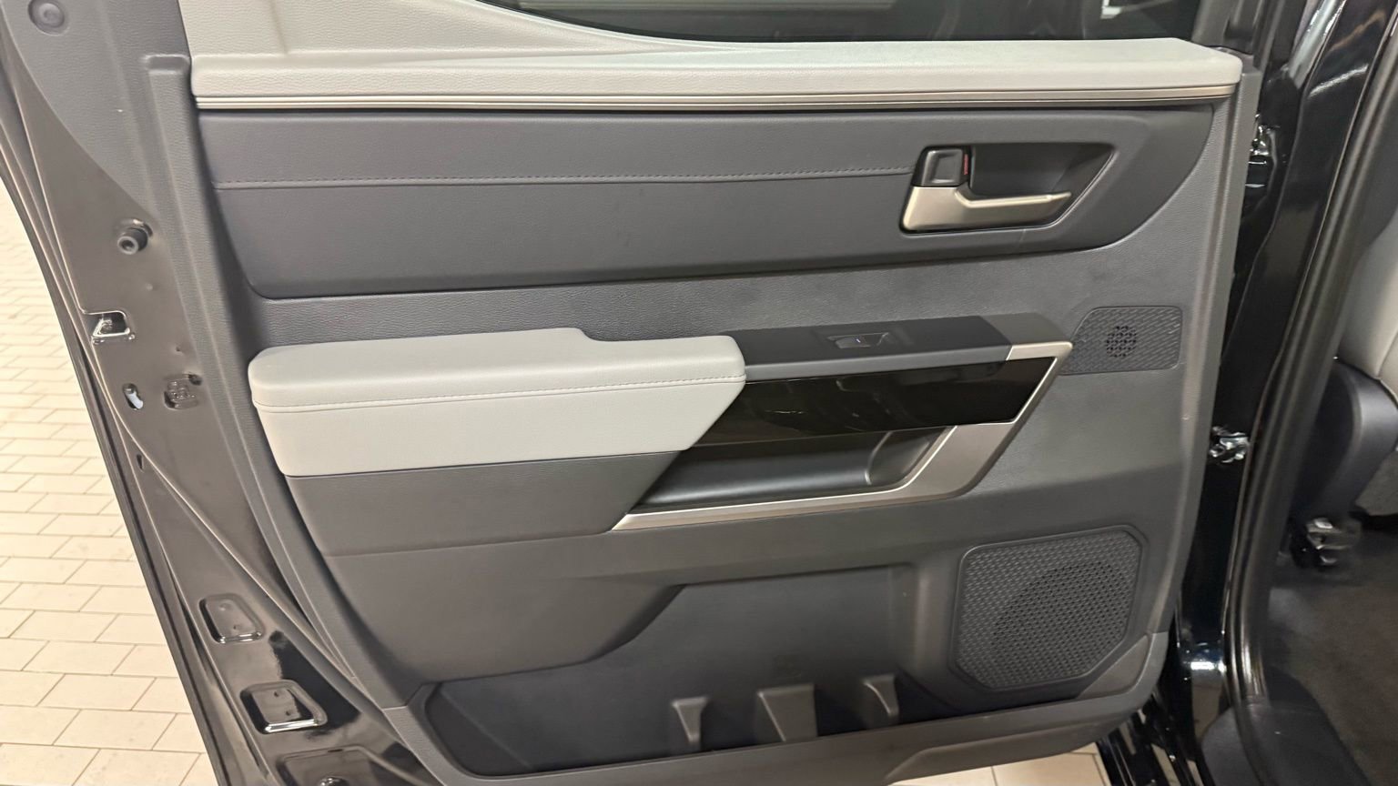 Used 2024 Toyota Tundra Limited image 35