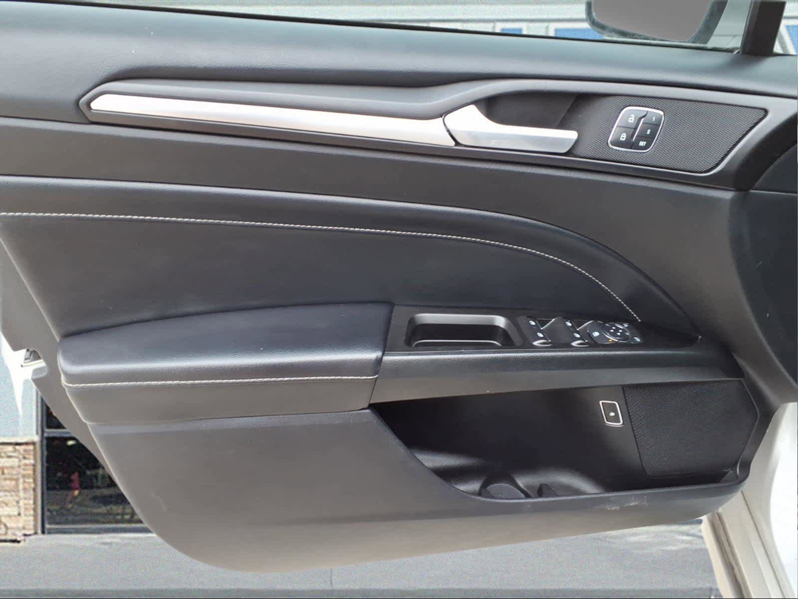 Used 2019 Ford Fusion Titanium FWD image 10