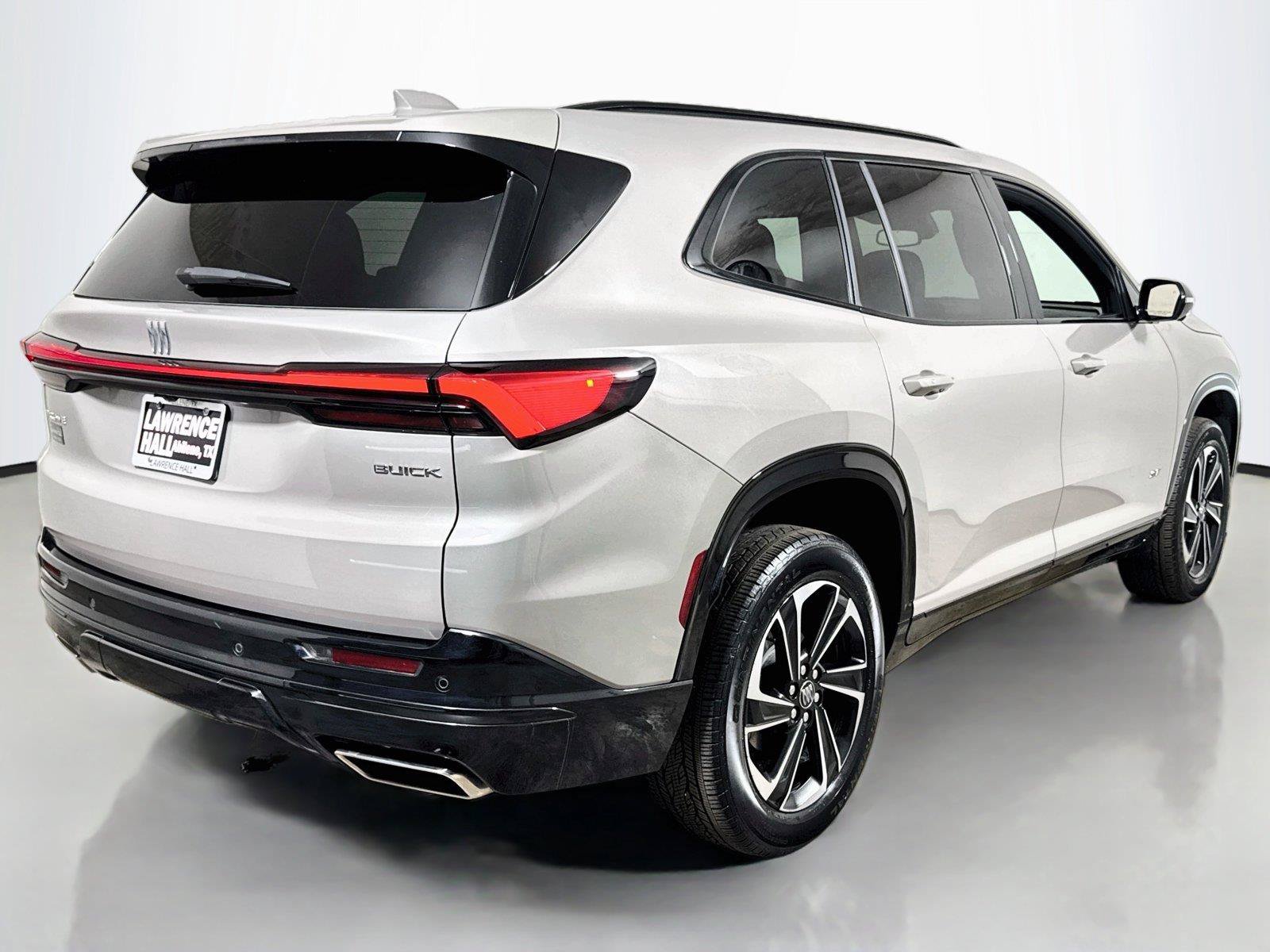 Certified 2026 Buick Enclave Sport Touring FWD image 4