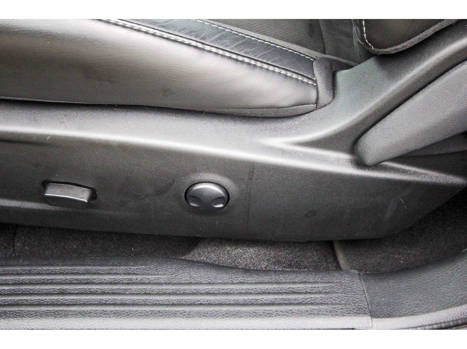 Used 2023 Dodge Challenger R/T w/ Plus Package image 29