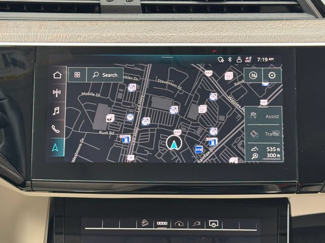 Used 2024 Audi Q8 e-tron Premium Plus w/ Premium Plus Package AWD/4WD image 13