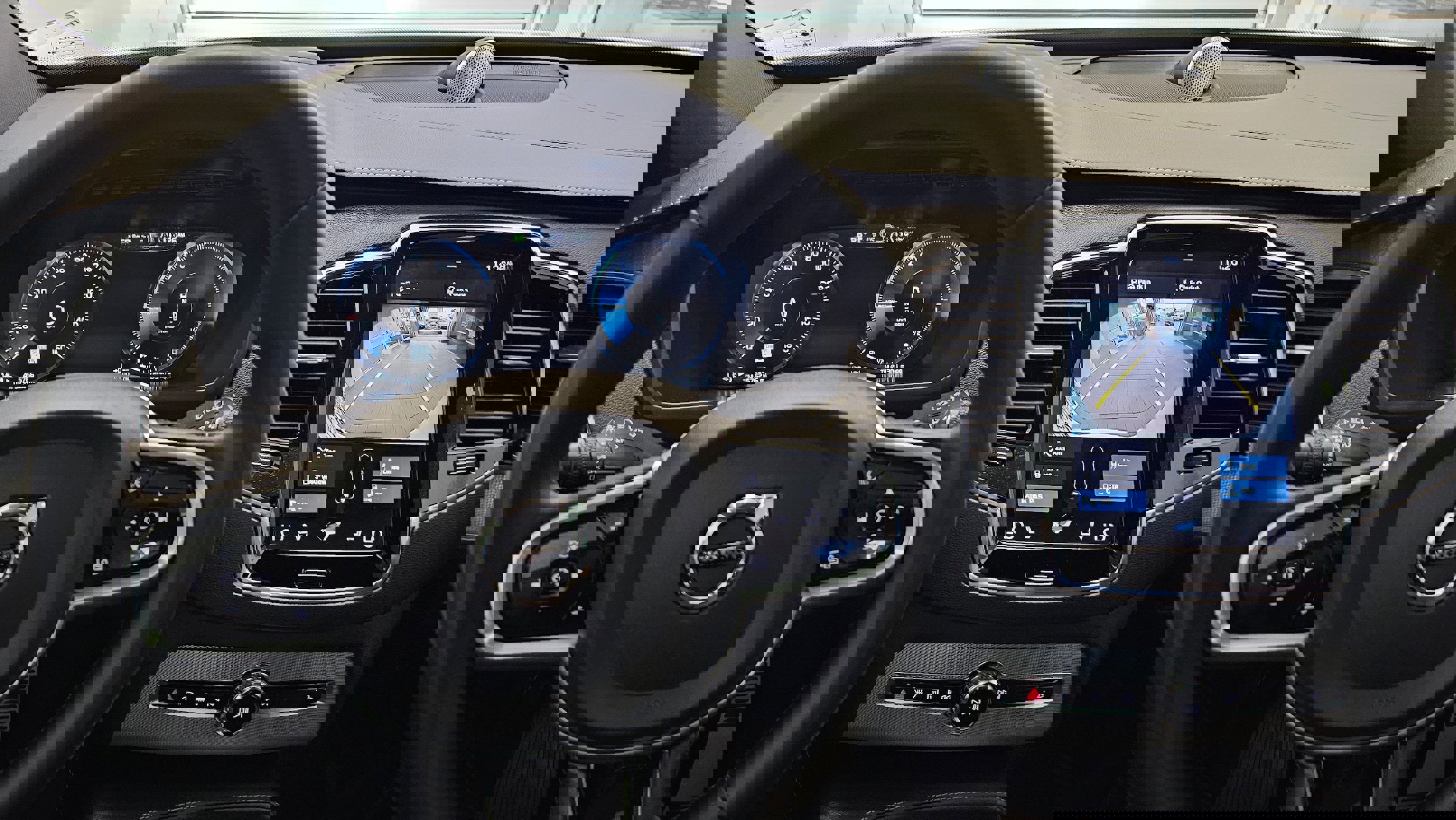 Certified 2022 Volvo XC90 T8 R-Design w/ Advanced Package image 29