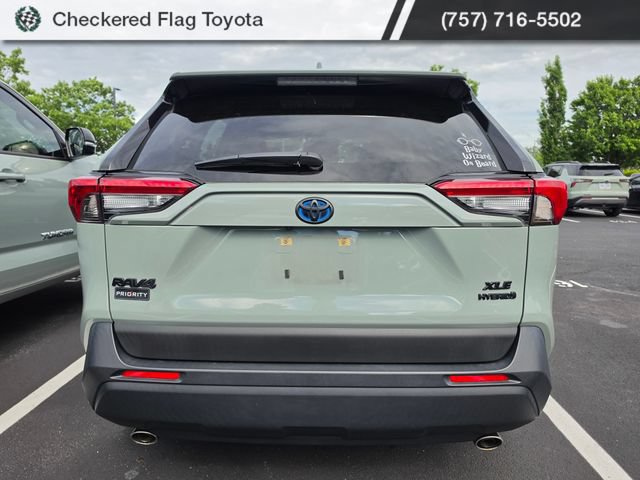 Used 2022 Toyota RAV4 XLE Premium AWD/4WD image 5