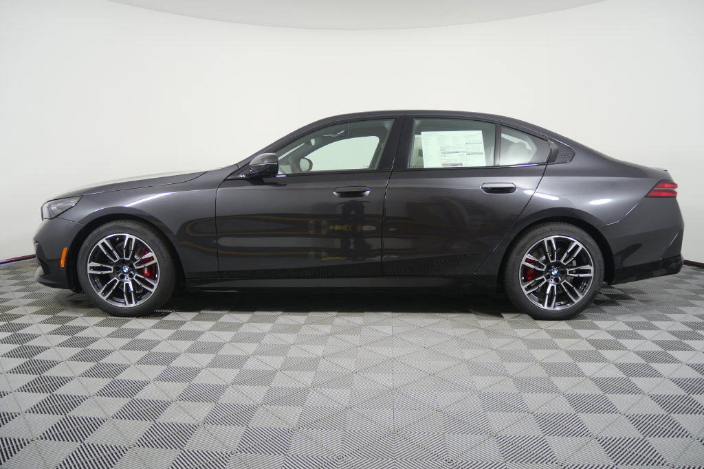 New 2027 BMW 530i w/ M Sport Package RWD image 2
