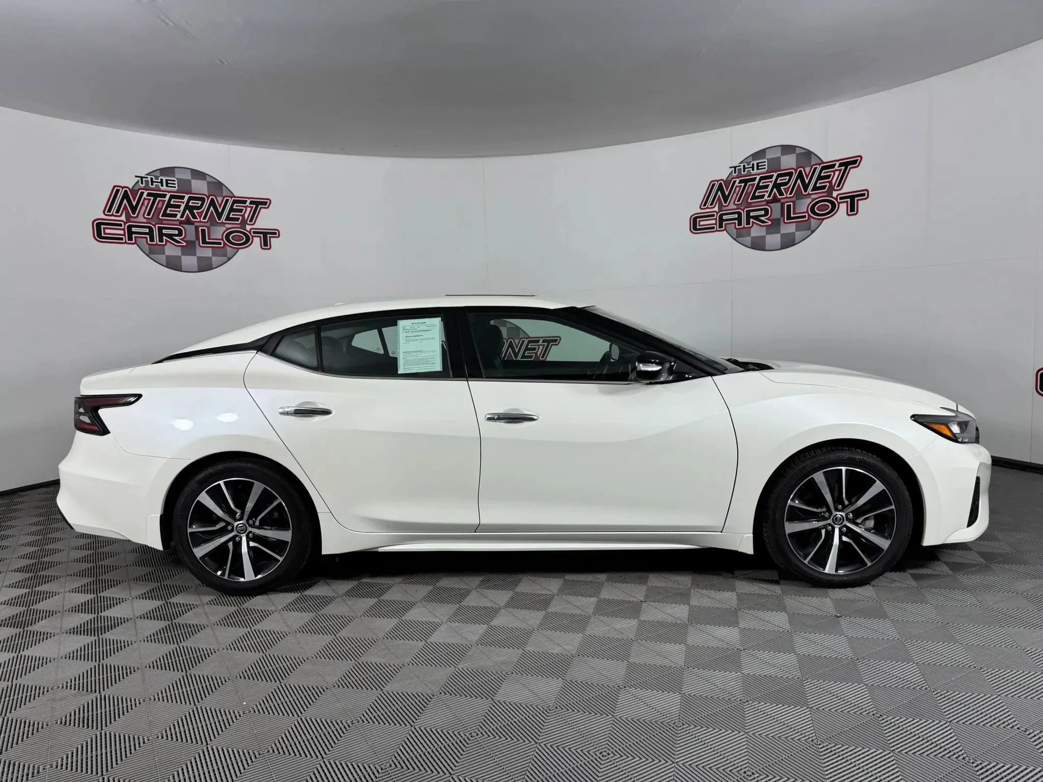 Used 2022 Nissan Maxima SV w/ Floor Mat Group image 8