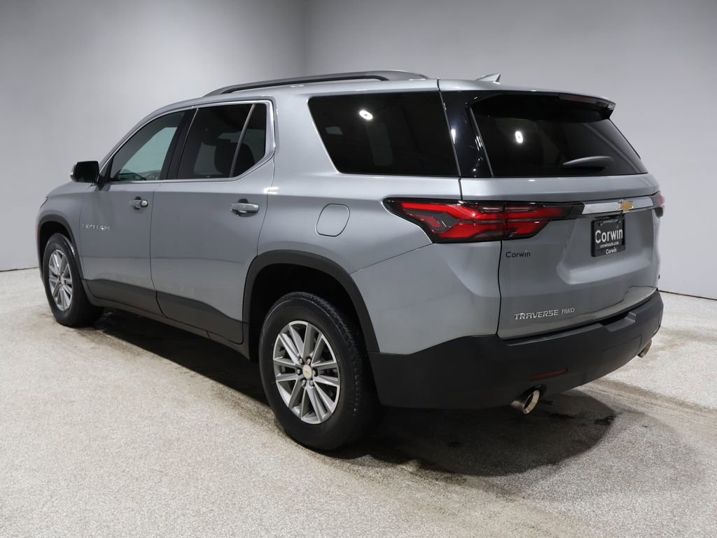 Used 2023 Chevrolet Traverse LT w/ Rear Camera Mirror Package image 4