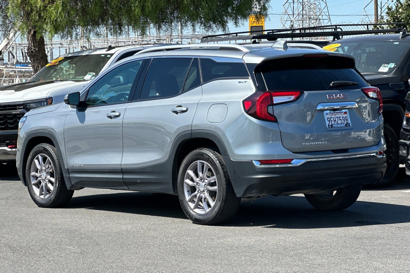 Used 2023 GMC Terrain SLT image 6