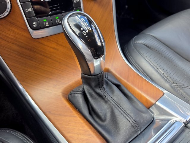 Used 2015 Volvo XC60 T5 Platinum w/ Inscription Package FWD image 25