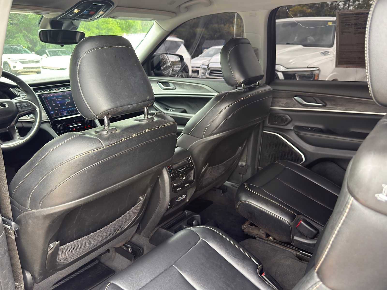 Used 2023 Jeep Grand Cherokee L Limited AWD/4WD image 21