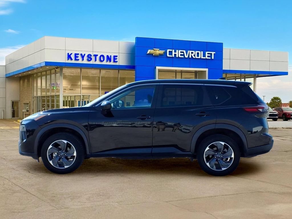 Used 2024 Nissan Rogue SV FWD image 4