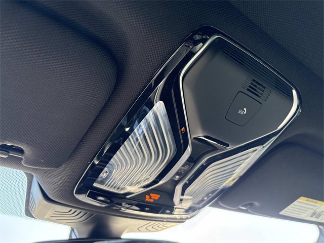 Used 2019 BMW 740i xDrive image 34