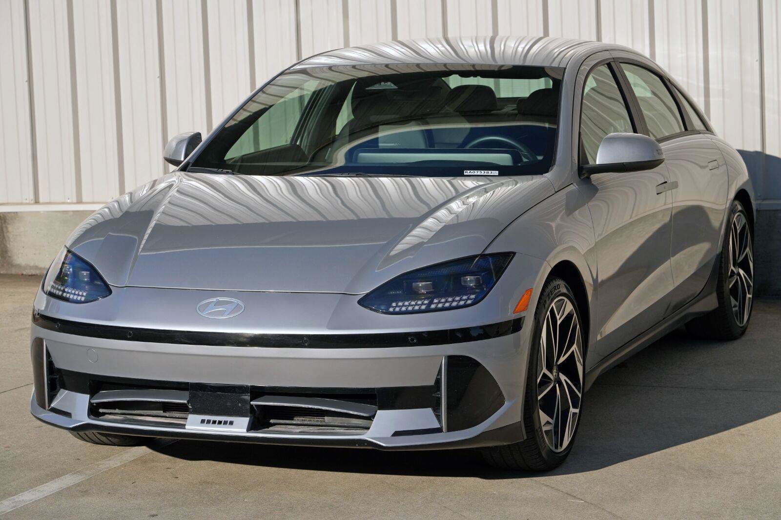 Used 2024 Hyundai Ioniq 6 SEL RWD image 46