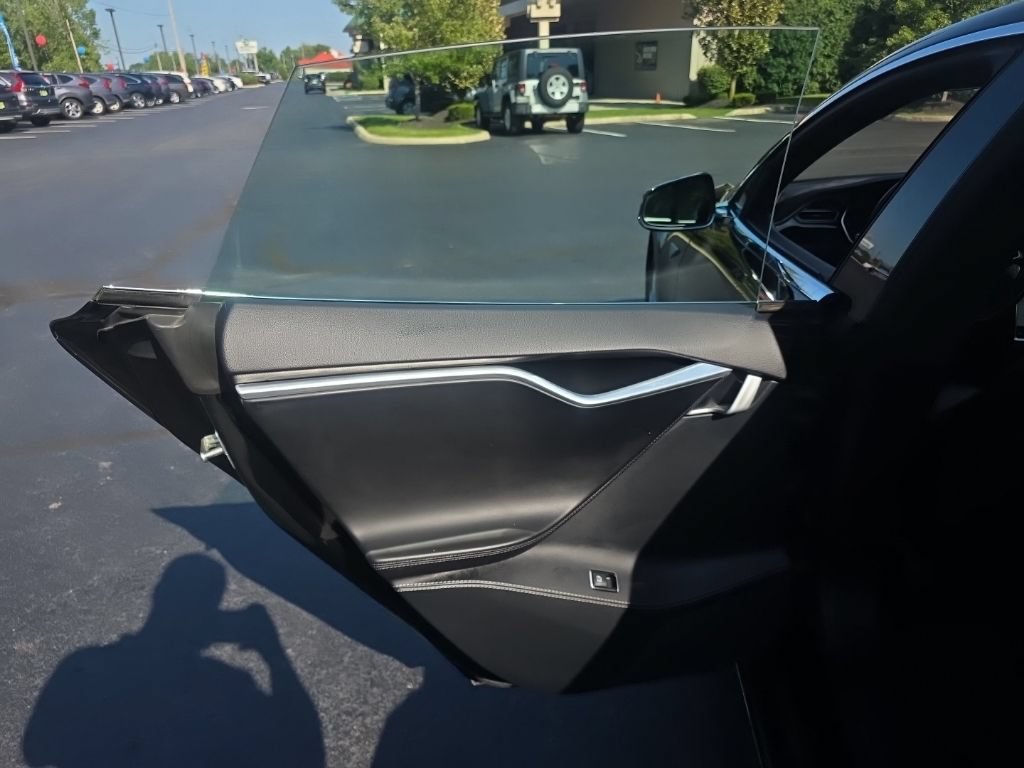 Used 2015 Tesla Model S 70D AWD/4WD image 22