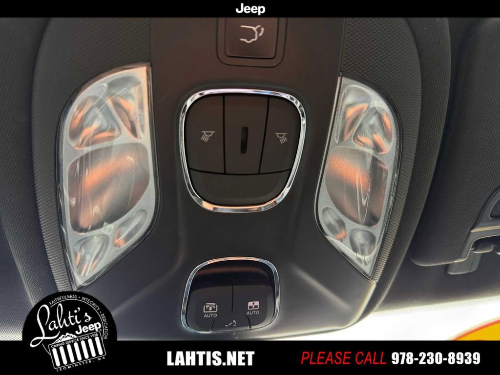 Certified 2022 Jeep Compass Limited w/ (RED) Package image 40