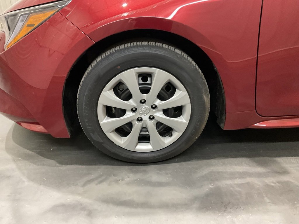 Used 2025 Toyota Corolla LE image 6