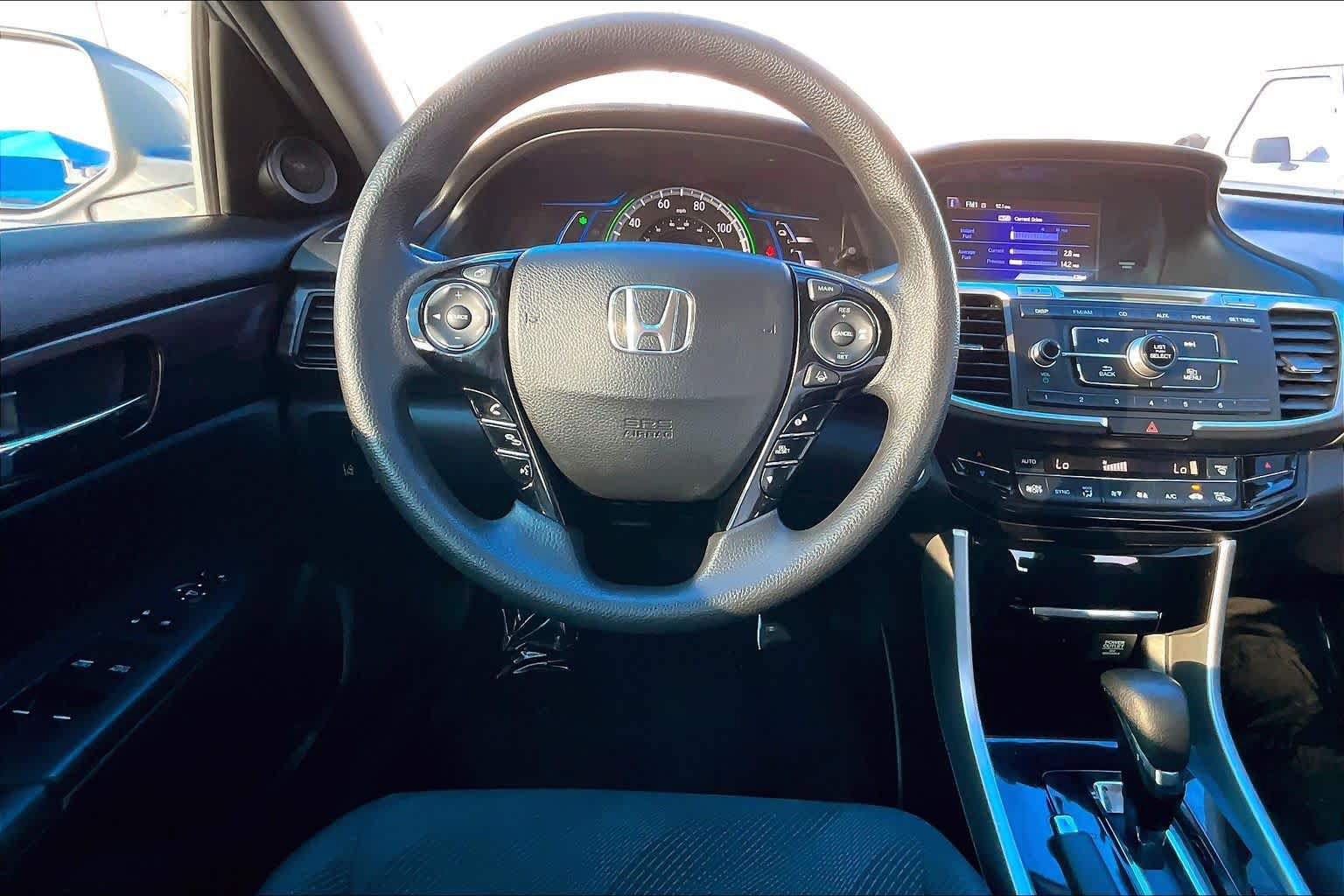 Used 2017 Honda Accord Hybrid Sedan image 6