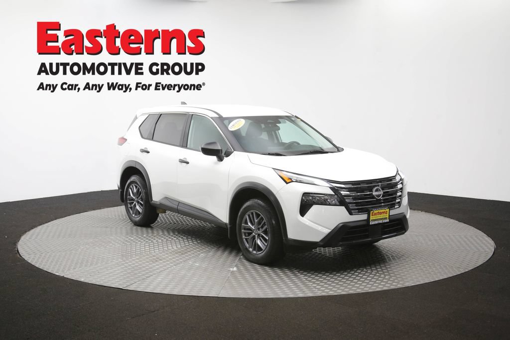 Used 2024 Nissan Rogue S AWD/4WD image 50