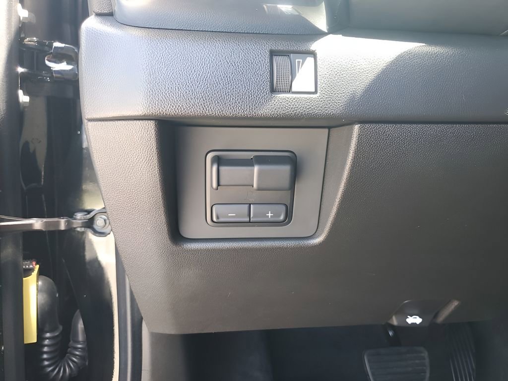 Certified 2025 GMC Canyon Elevation image 31