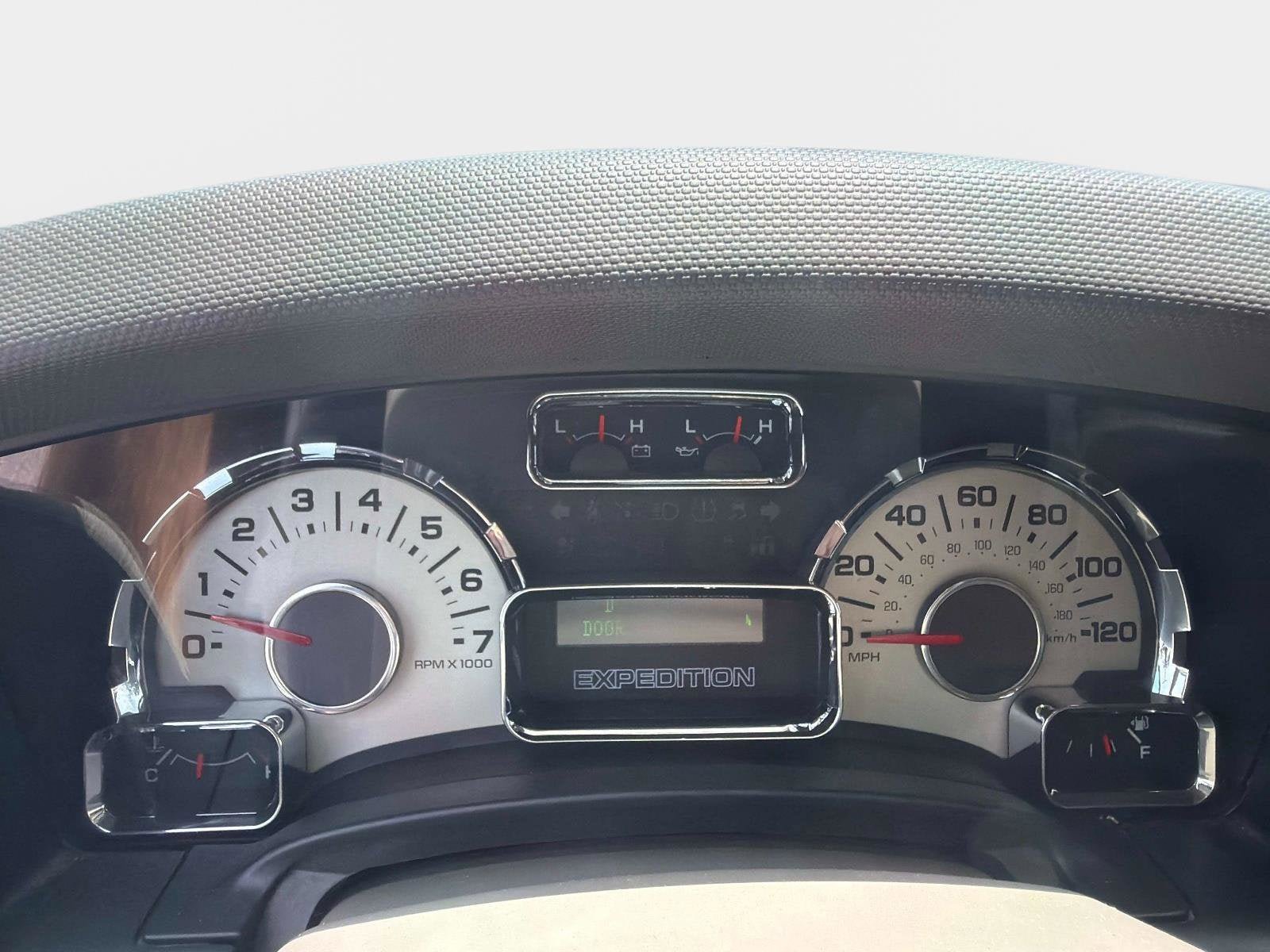 Used 2014 Ford Expedition Limited w/ Equipment Group 301A RWD image 26