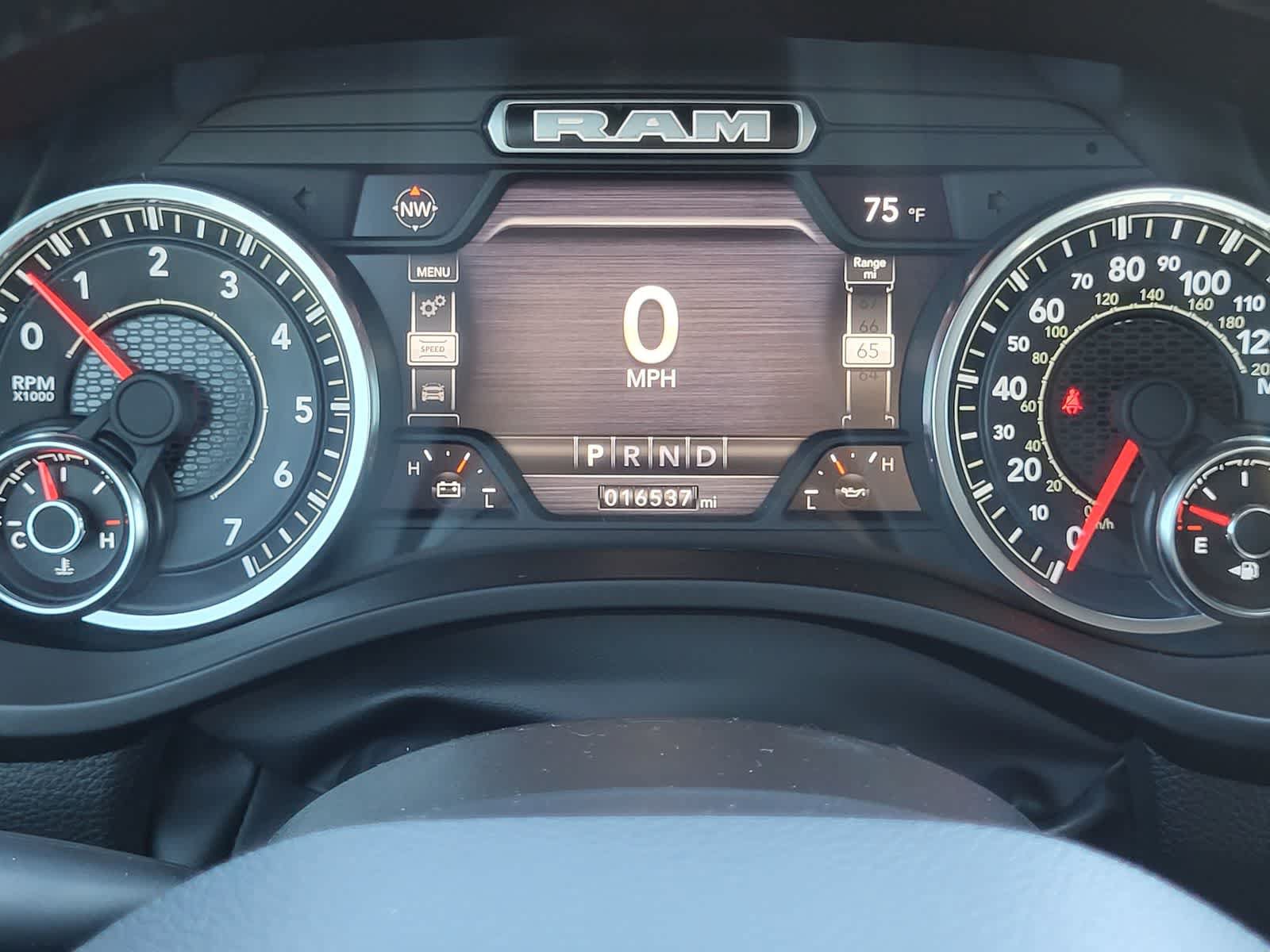 Used 2024 RAM 1500 Laramie AWD/4WD image 19
