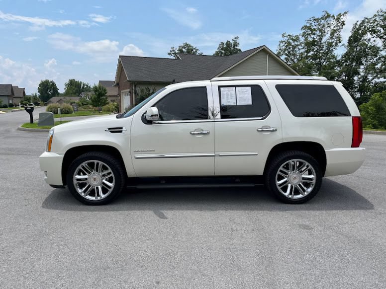 Used 2014 Cadillac Escalade Platinum AWD/4WD image 23