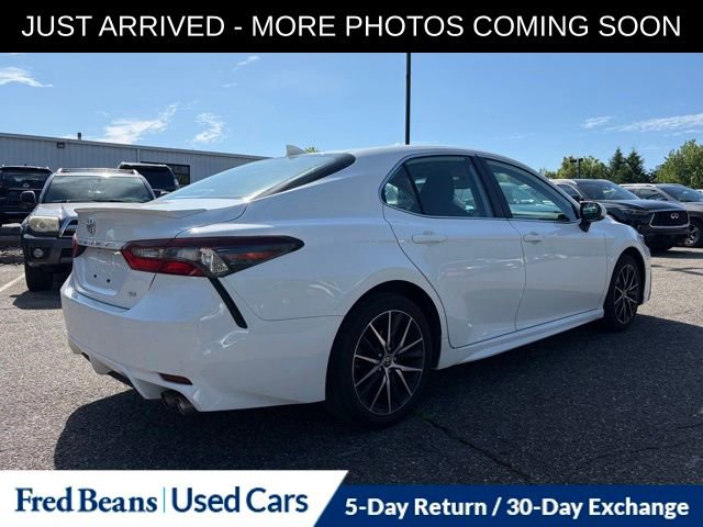 Used 2024 Toyota Camry SE w/ Convenience Package FWD image 7