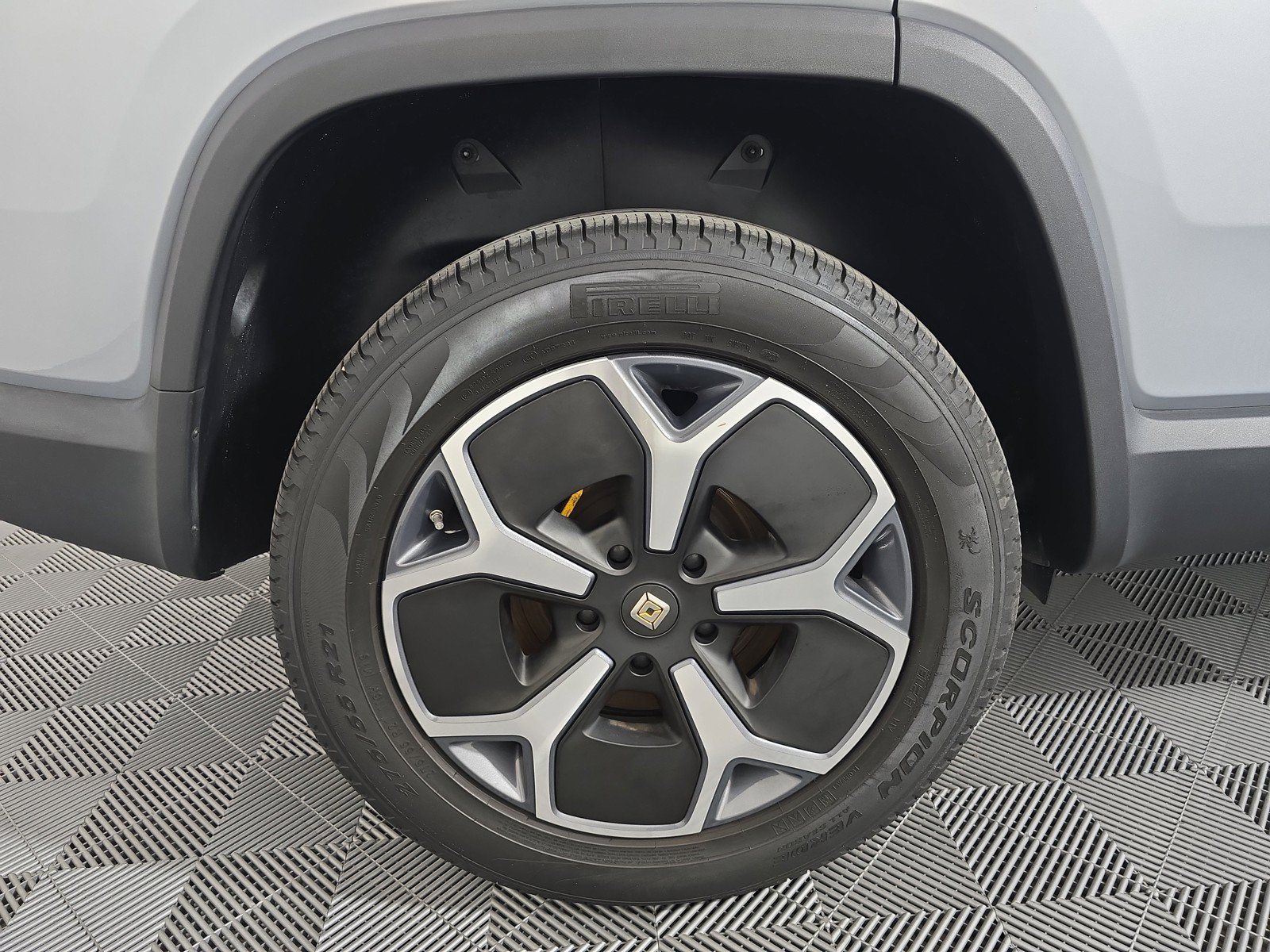 Used 2023 Rivian R1S Adventure AWD/4WD image 12