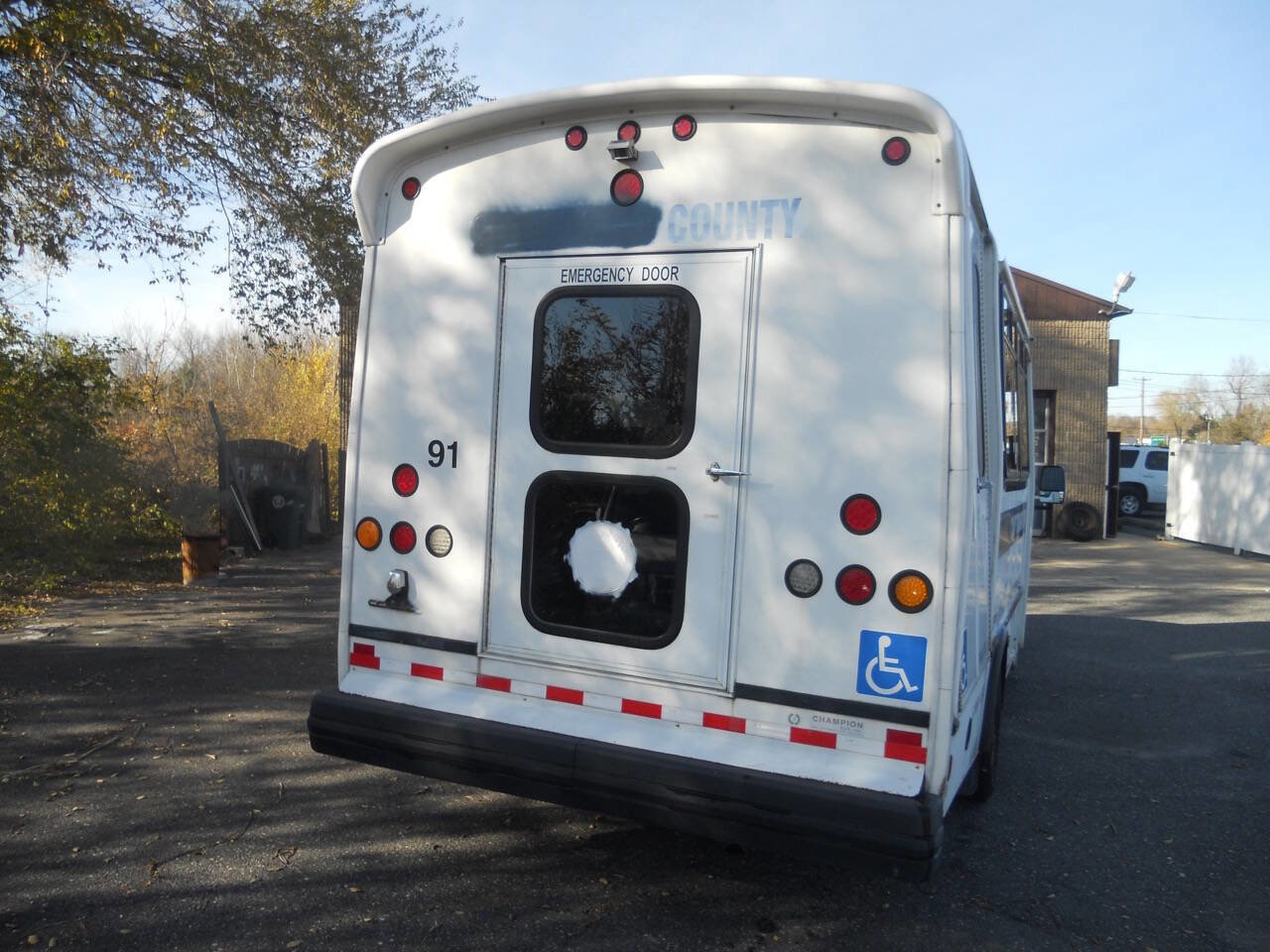 Used 2013 Ford E-450 and Econoline 450 Super Duty w/ Shuttle Bus Prep Pkg image 18