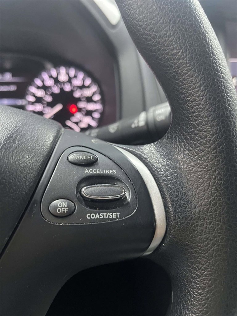 Used 2019 Nissan Pathfinder S image 25