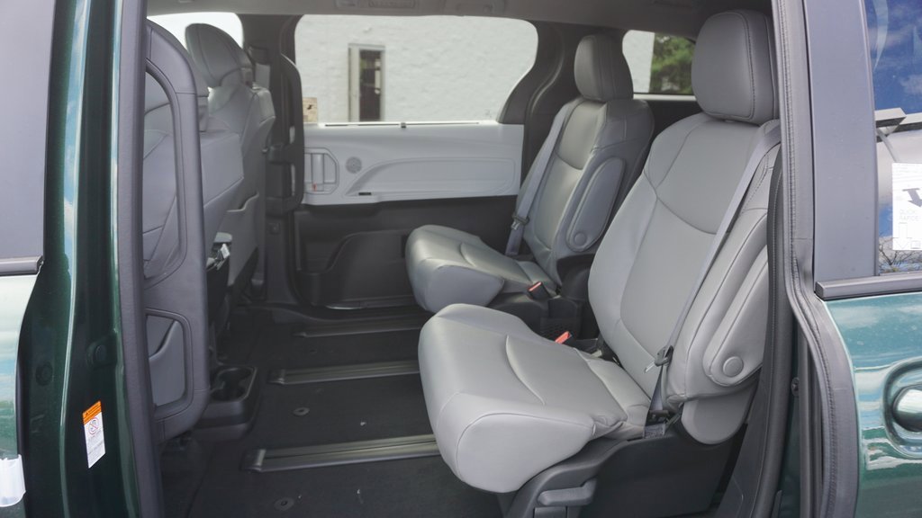 New 2025 Toyota Sienna XLE image 11