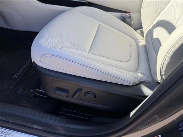 New 2025 Hyundai Tucson Limited image 4